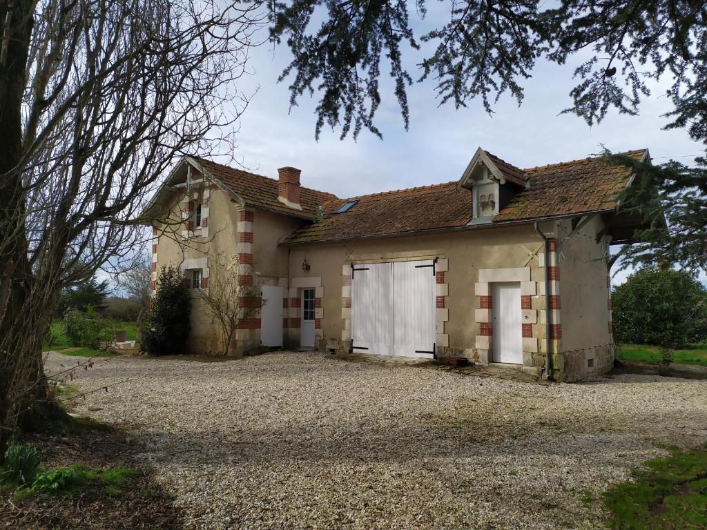 B&B / Chambre d'hôtes PETIT SAINT HUBERT 1 à 4 PERSONNES Le Petit Rat 36330 Velles