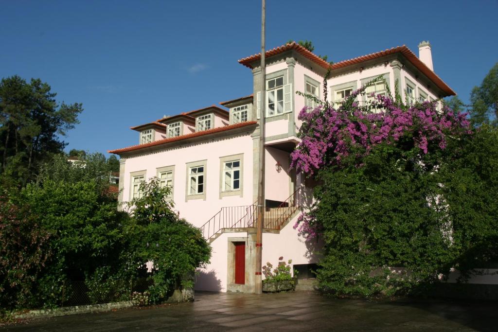 B&B / Chambre d'hôtes Quinta da Picaria Rua da Picaria, 194 - Guimarei 4825-195 Santo Tirso