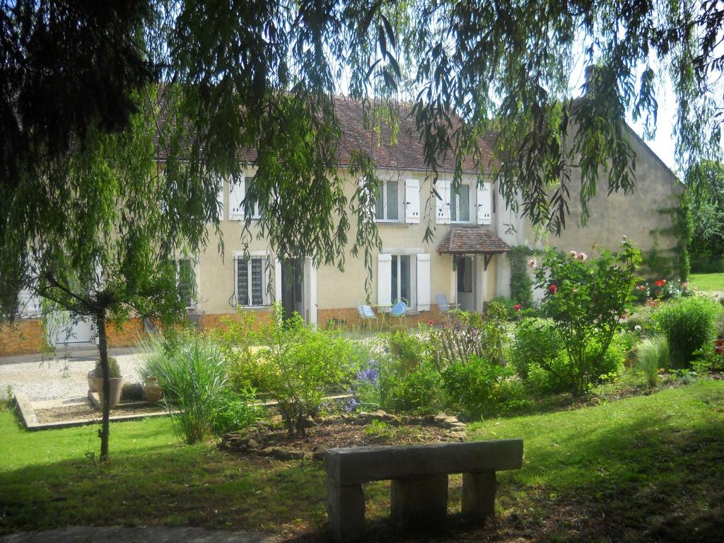 B&B / Chambre d'hôtes RELAIS DES VIGNOTTES 4 Rue des Vignottes hameau de serein 89240 Chevannes