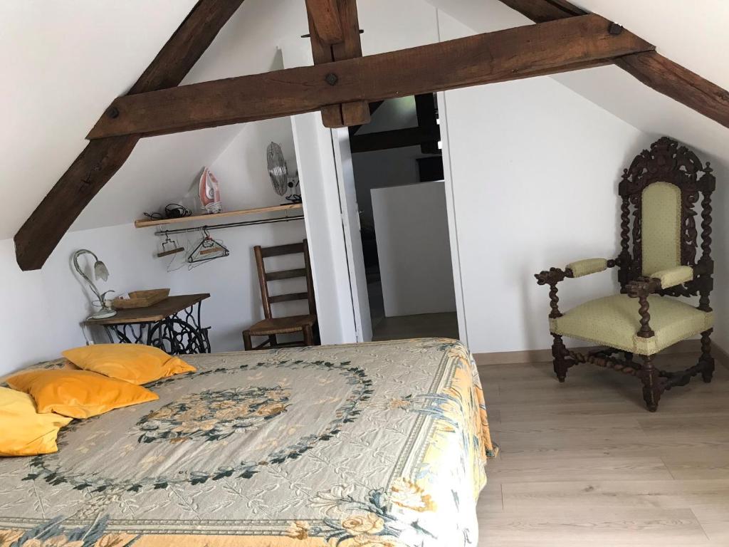 B&B / Chambre d'hôtes Relais du Chat Prosper C6 Hameau de Romnel 77320 Lescherolles