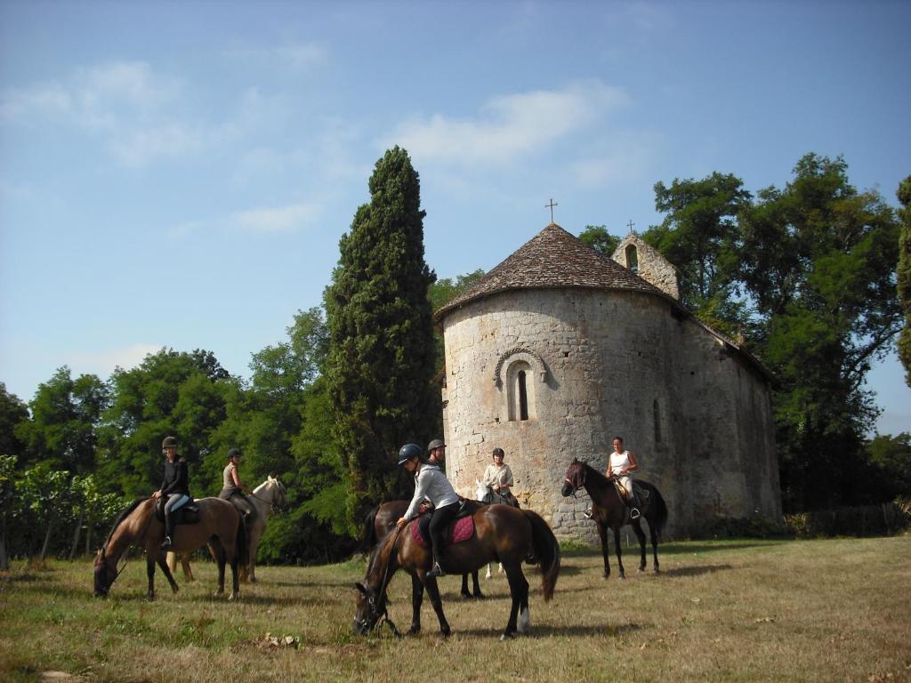 B&B / Chambre d'hôtes Relais du Haget Le Haget 32110 Cravencères