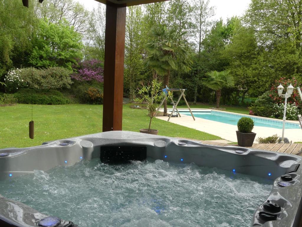 B&B / Chambre d'hôtes Residence Labrège T2Duplex Spa Piscine 46, chemin de montfort 72190 Sargé Les Le Mans 