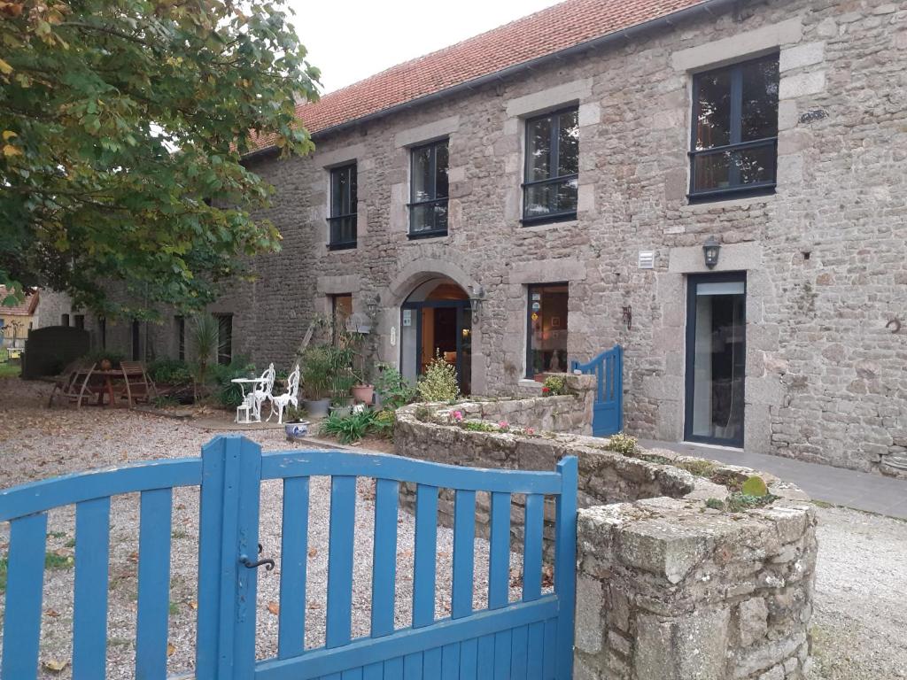 B&B / Chambre d'hôtes Retour aux Sources 1 Le Bas de la Rue 50330 Gouberville