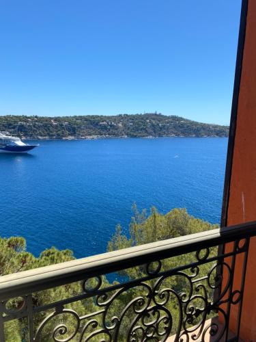 Riviera Dreams of Life
