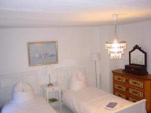 B&B / Chambre d'hôtes Robert's Bed & Breakfast Steinstrasse 3 34385 Helmarshausen Hesse