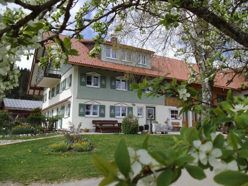 B&B / Chambre d'hôtes Rosenhof Rosen 1 88316 Isny im Allgäu