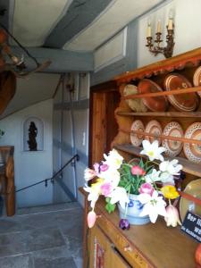 B&B / Chambre d'hôtes Roter Löwe Weinheimer Str. 2 69253 Heiligkreuzsteinach Bade-Wurtemberg