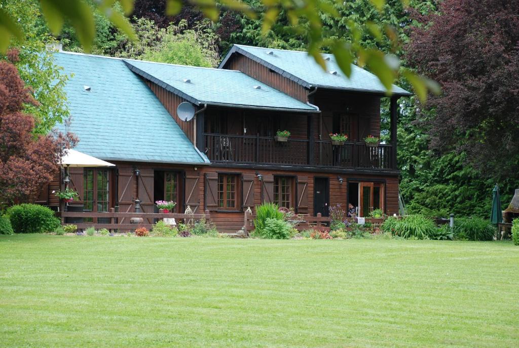 B&B / Chambre d'hôtes Spruce Lake pontauty rue de montiel 87400 Sauviat-sur-Vige