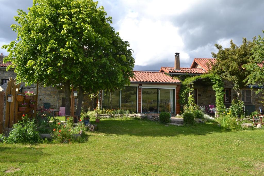 studio indépendant dans maison à la campagne lieudit le loubatoux, 63160 Égliseneuve-près-Billom