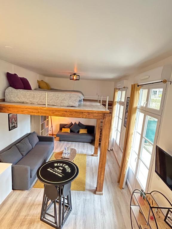 Studio + petite terrasse avec vue 03220 Sorbier