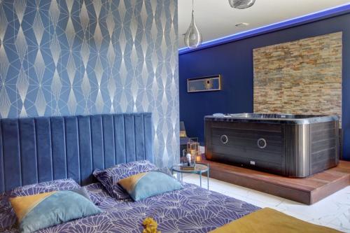 Suite Blue Jacuzzi