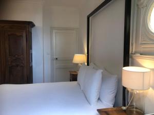 Suite Petite -Nice - 4 SAISONS - Piscine Chauffée Toute l'année -SPA- JACUZZI -MASSAGE- SAUNA - POOL VIEW- Heated Pool 800m city centre Nyons