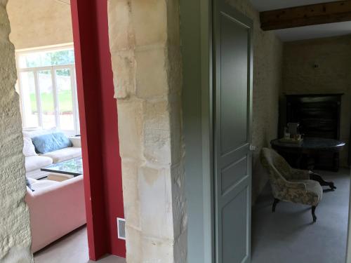 Suite privée avec grand salon et cheminée
