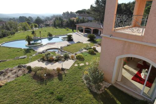 Suites de Prestige JACUZZI SAUNA HAMMAM PISCINE Mougins Cannes Grasse