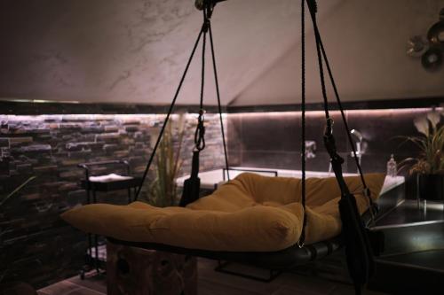 Sweet Poison Rooms