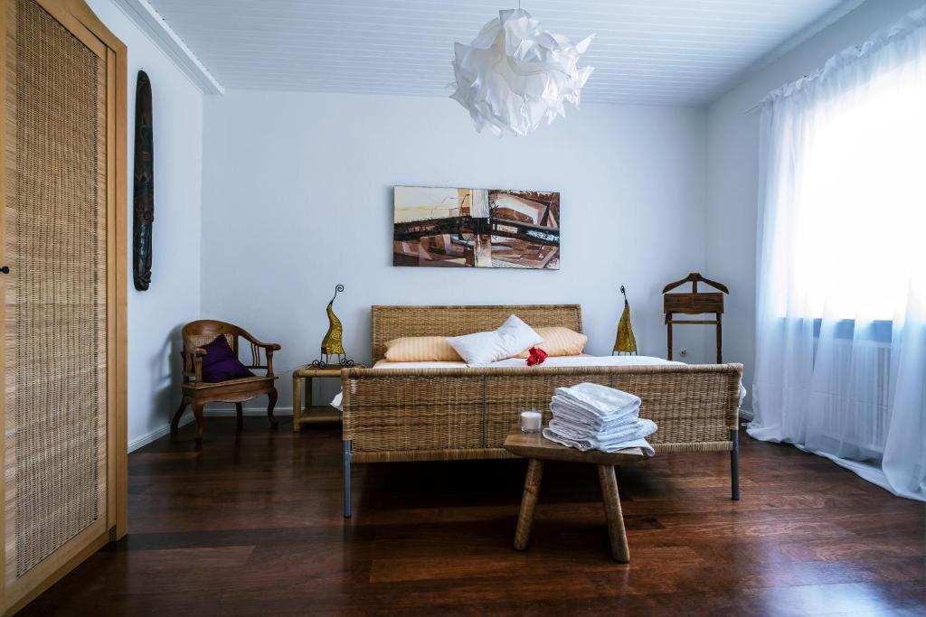 B&B / Chambre d'hôtes Tektona \ 5 Frankenstraße 63667 Nidda