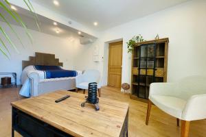 The Balzacienne Room in a charming mansion at the gates of Tours