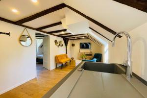 The Cartesian Suite in a charming mansion at the gates of Tours