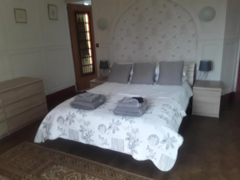 B&B / Chambre d'hôtes Touch of Spain in Rural France 6 Boismeunier 87320 Darnac