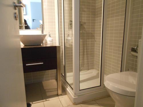 Triplex - Quarto com w.c. privado
