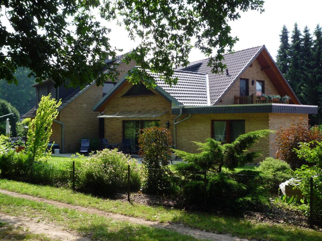 B&B / Chambre d'hôtes Ullas Gästehaus Wildackerweg 13 29633 Munster im Heidekreis