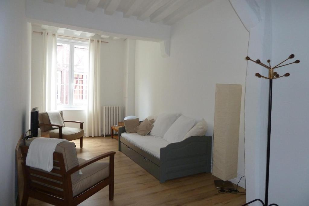 B&B / Chambre d'hôtes Une Chambre Dans L'atelier De R 45 Rue Damiette 76000 Rouen