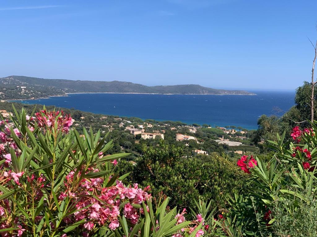 Villa Cacharelle Vue Mer 57 Avenue Marcel Pagnol, 83240 Cavalaire-sur-Mer