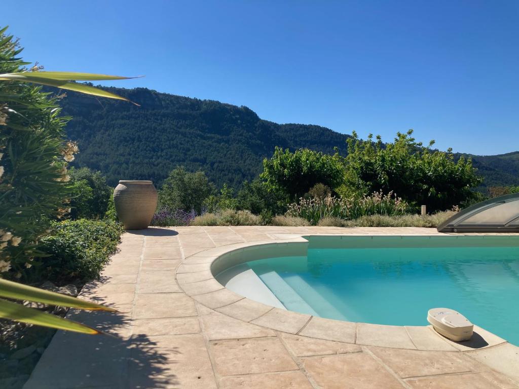 B&B / Chambre d'hôtes Villa Câline Chemin du Devès 07200 Vesseaux