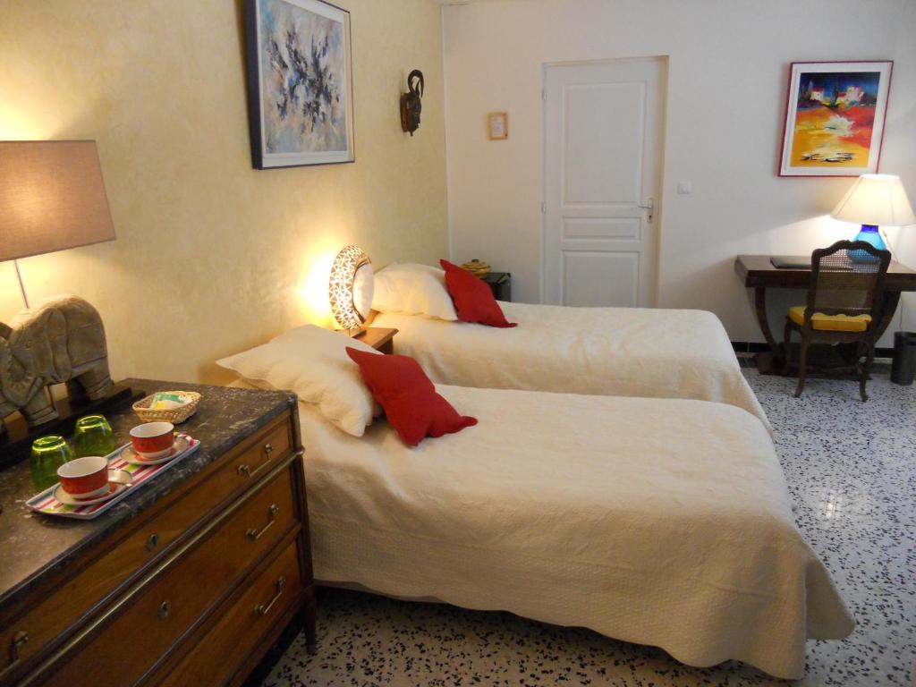 B&B / Chambre d'hôtes Villa Hanna 14 rue du Temple 30250 Combas