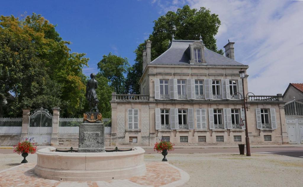 B&B / Chambre d'hôtes Villa Joséphine 79 Rue de l'École Militaire 10500 Brienne-le-Château