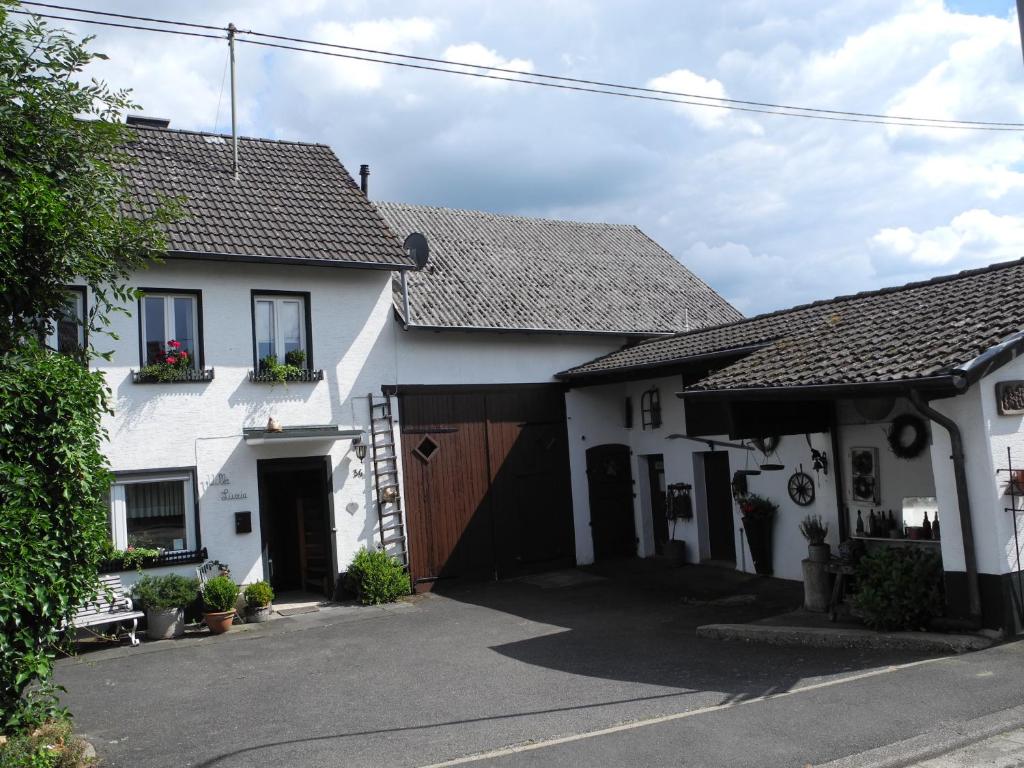 Villa Luzia Hauptstr. 36, 53520 Meuspath