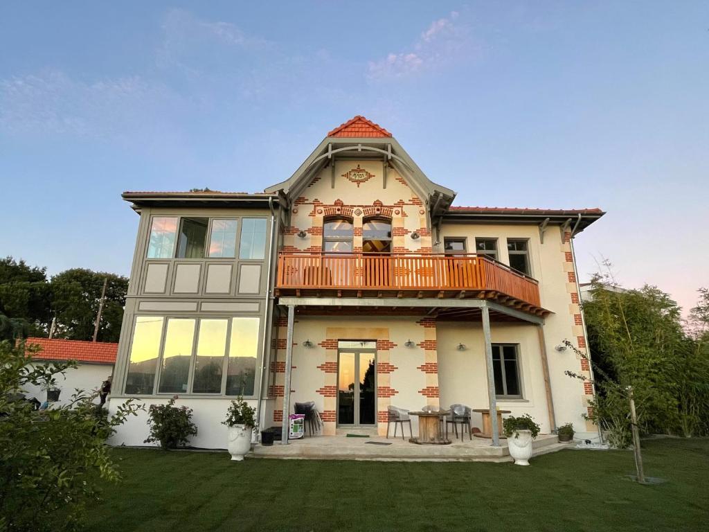 VILLA MADY 4 Allée des Mouettes, 33510 Andernos-les-Bains