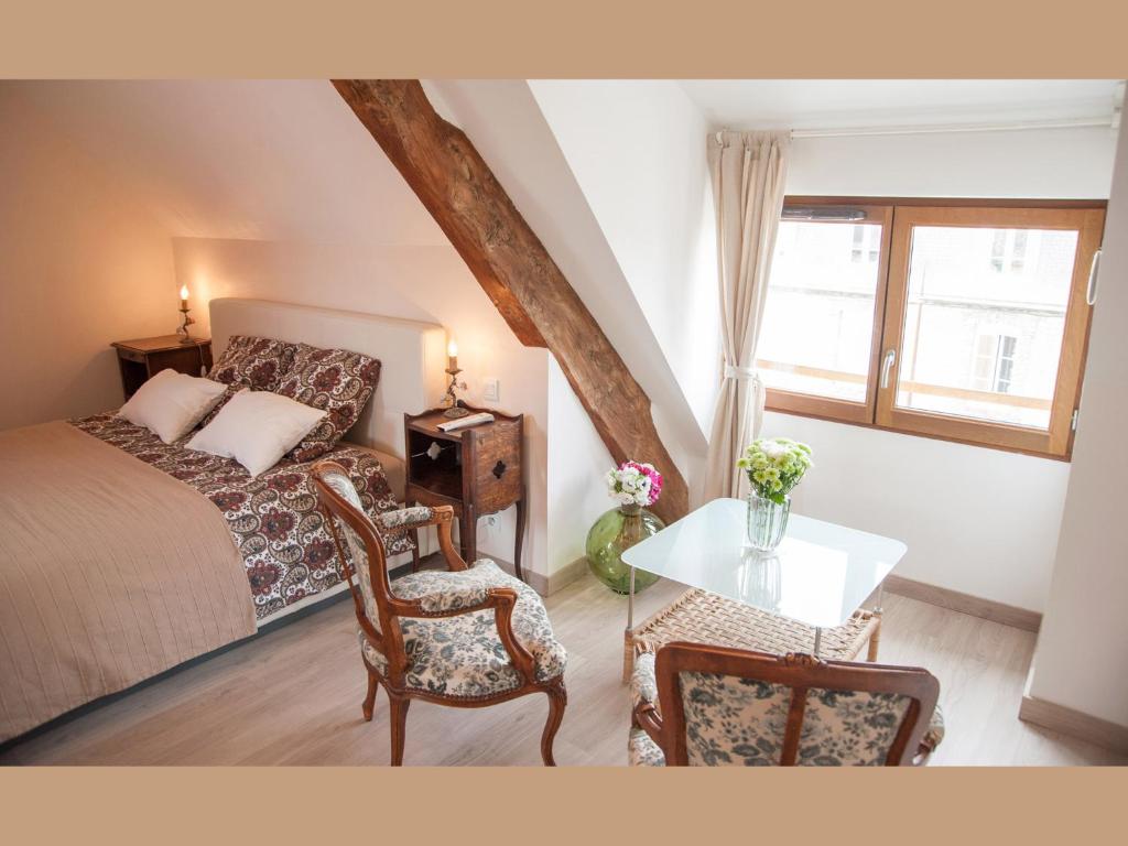 B&B / Chambre d'hôtes Villa Mons 28, rue Saint-Michel 50170 Pontorson