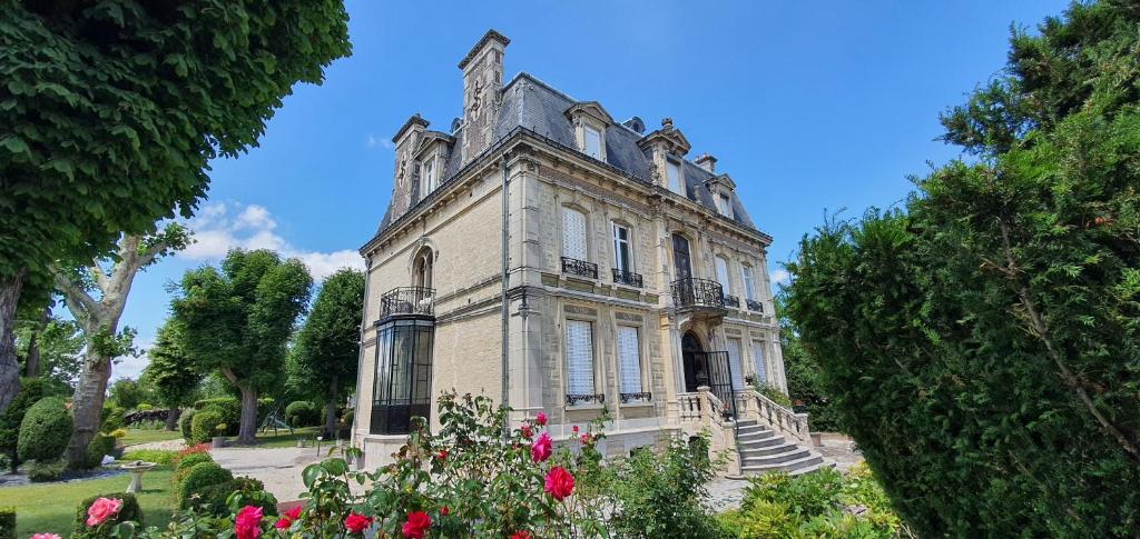 B&B / Chambre d'hôtes Villa Primerose 94 rue Saint Remy 10700 Arcis-sur-Aube