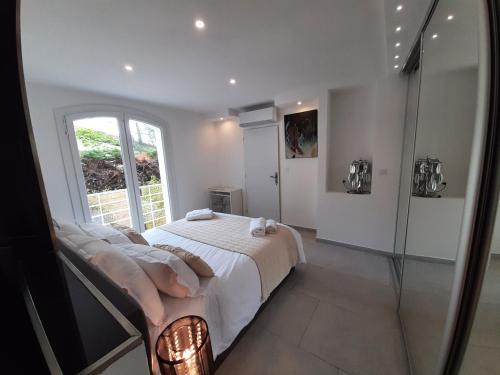 VILLA RASOA chambre miroir