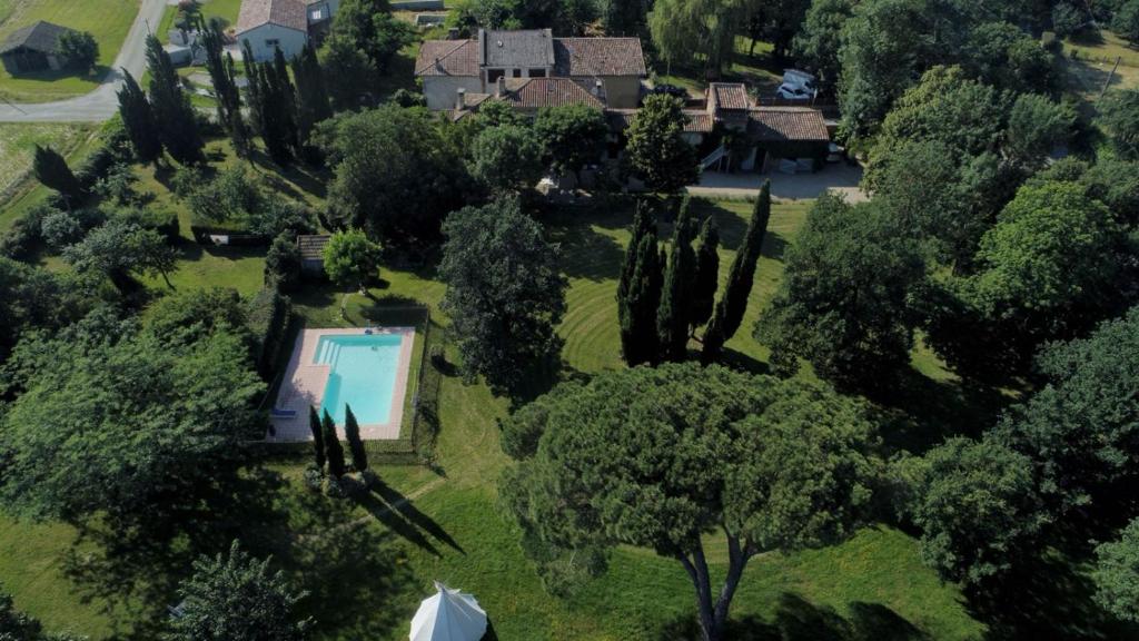 Villa Toscane - Atelier d'Artistes et B&B à 20 mn de Toulouse 590 chemin de Castelfort, 31380 Azas