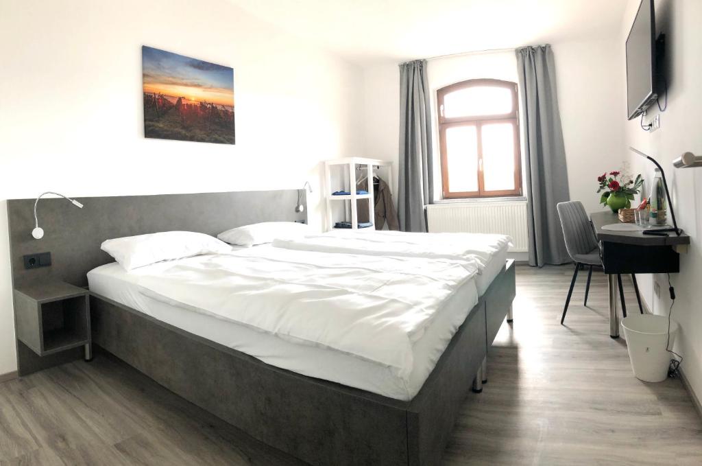 Vinotel Weinstrasse Weinstraße 13, 67273 Herxheim am Berg