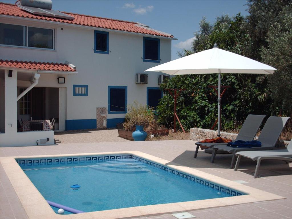 vivenda descollaz 17 Rua Nova, 7200-052 Falcoeiras