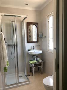 B&B / Chambre d'hôtes vivenda descollaz 17 Rua Nova 7200-052 Falcoeiras Alentejo
