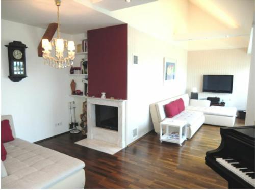 Voll ausgestattetes Penthouse-Zimmer mit Bad