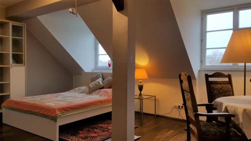 Voll ausgestattetes Penthouse-Zimmer mit Bad