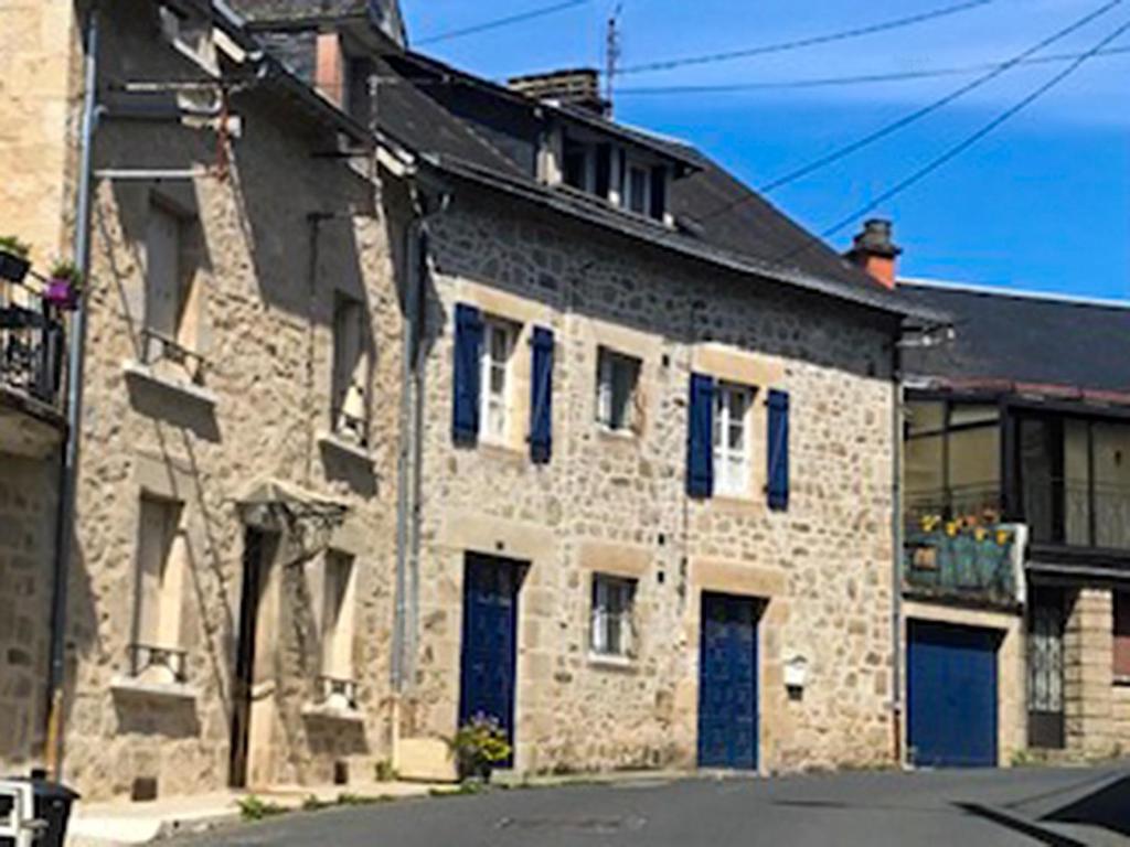 Vue sur la Vezere 7-9 Rue Leon Dessal, 19260 Treignac