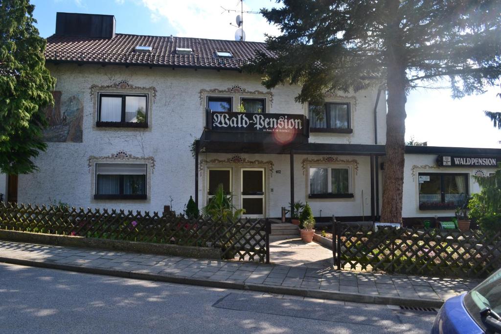 Waldpension Hauzensteinerstr. 102, 93128 Regenstauf