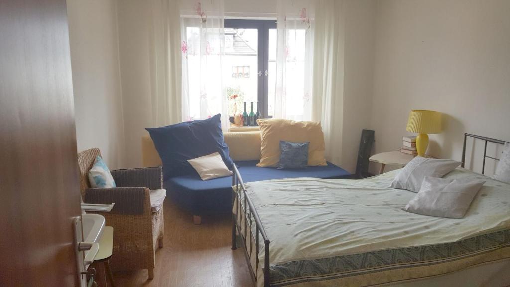 B&B / Chambre d'hôtes Weinhaus em Wingert 1 Mozartstraße 56598 Rheinbrohl