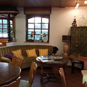 Weinhaus em Wingert