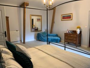 B&B / Chambre d'hôtes Welcoming and peaceful bed and breakfast Le Houx 53190 Fougerolles-du-Plessis Pays de la Loire