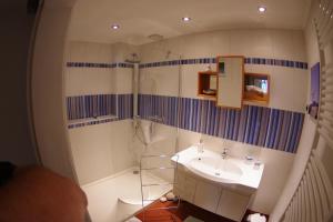 B&B / Chambre d'hôtes Wohnen im Burghotel Bleichstrasse 8 Burghotel 65391 Lorch am Rhein Hesse