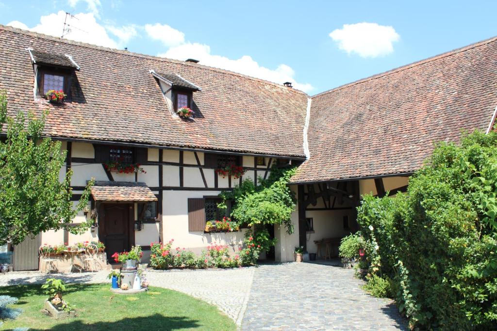 B&B / Chambre d'hôtes B&B La Tête dans les Etoiles 18 Rue des Etoiles, 67720 Weyersheim