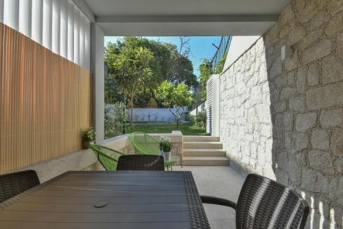 B Firmeza Terrace Porto portugal