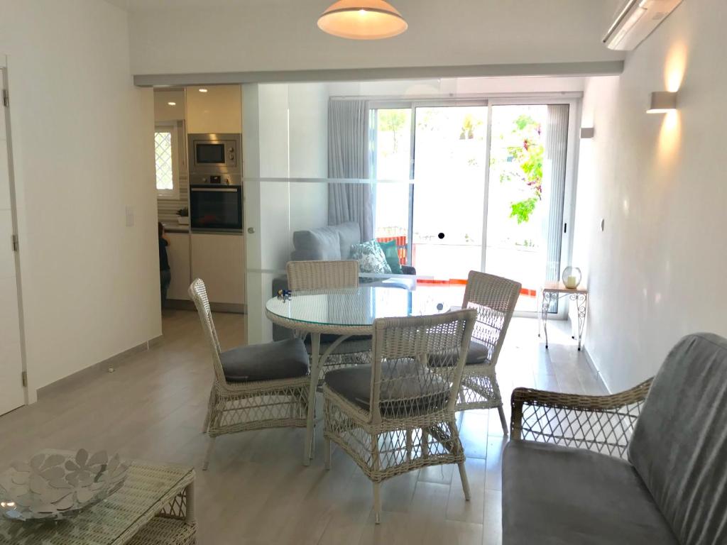 Appartement B2 Marina Vilamoura Apartment Rua do Clube Náutico Edifício Lyra B2, 8125-442 Quarteira